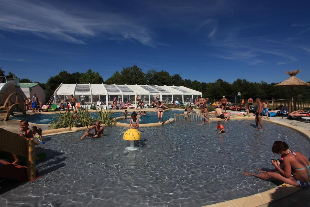 Camping La Roche Posay Vacances Hotel Bagian luar foto